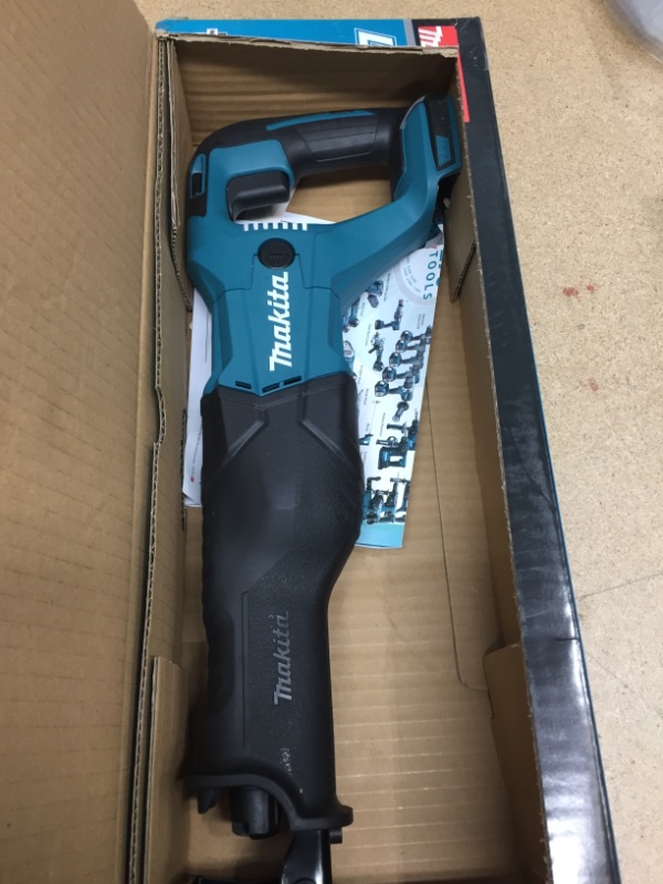 Photo 2 of "Makita XRJ04Z 18-Volt LXT Lithium-Ion Cordless Reciprocating Saw - Bare Tool"
