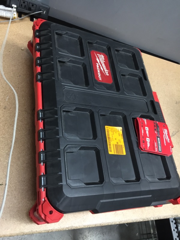 Photo 8 of "Milwaukee 48-22-8424 75-Pound Capacity Polymer Packout Standard Tool Box"
