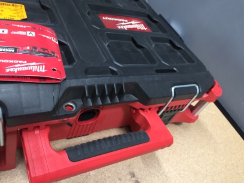 Photo 7 of "Milwaukee 48-22-8424 75-Pound Capacity Polymer Packout Standard Tool Box"
