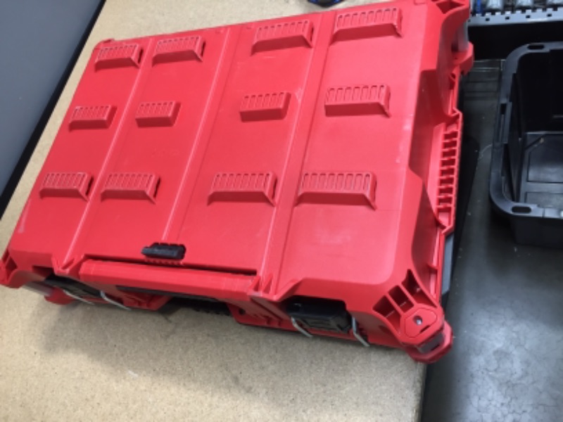 Photo 4 of "Milwaukee 48-22-8424 75-Pound Capacity Polymer Packout Standard Tool Box"
