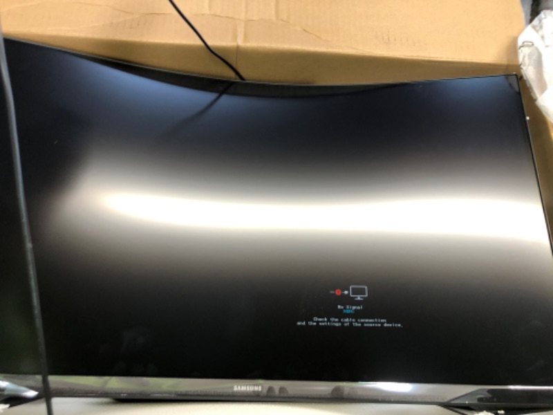 Photo 3 of SAMSUNG 32” Odyssey G5 Gaming Monitor, WQHD (2560x1440), 144Hz, Curved, 1ms, HDMI, Display Port, AMD FreeSync Premium, HDR10, LC32G55TQWNXZA, Black
