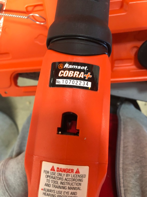 Photo 4 of **MISSING HARDWARE**DIXIE SALES CO ITW BRANDS 16942 0.27 Caliber Cobra Semi-Automatic Powder-Actuated Tool
**MISSING HARDWARE**
