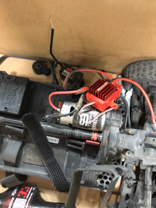 Photo 6 of (USED)ARRMA RC Truck 1/8 Infraction 4X4 MEGA Resto-Mod Truck RTR (4 AA Batteries for Transmitter Not Included) , ARA4215V3T2, Teal/Bronze
