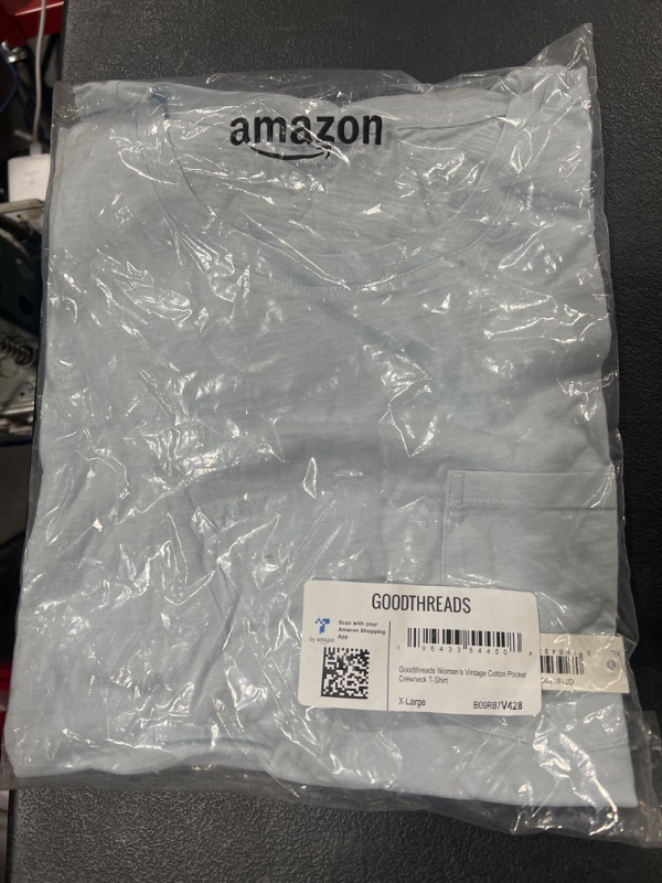 Photo 1 of Amazon Essentials Women's Vintage Cotton Pocket Crewneck T-Shirt SIZE X-Large