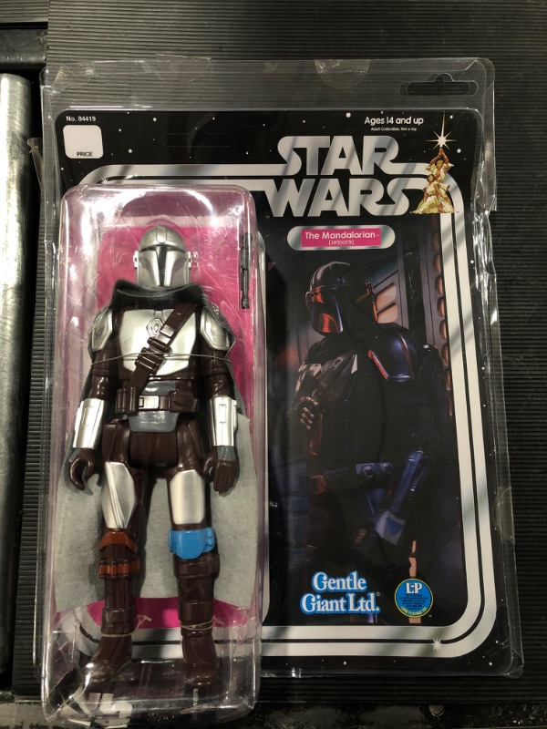 Photo 2 of DIAMOND SELECT TOYS Star Wars: The Mandalorian: Beskar Armor Jumbo Action Figure, Multicolor