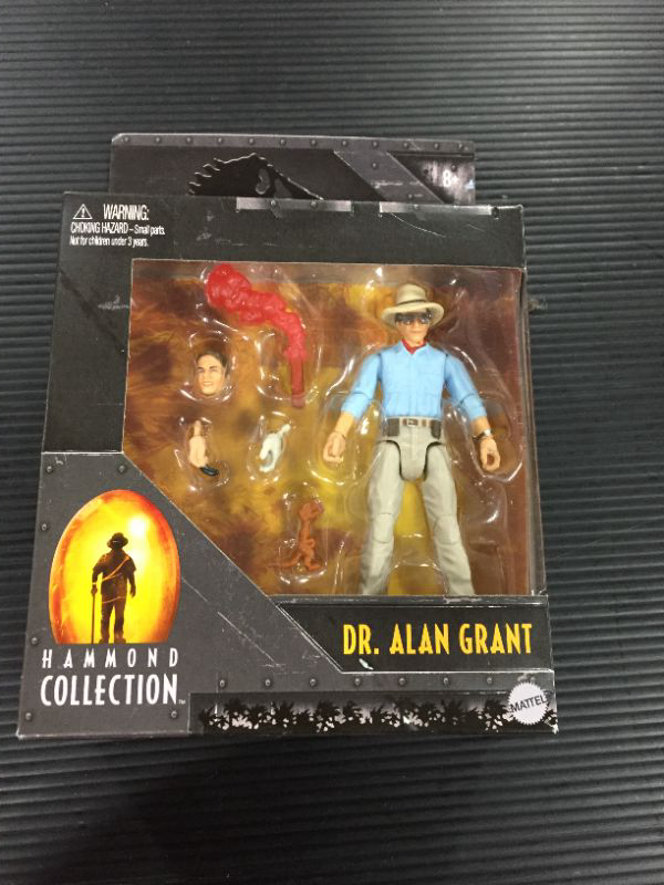 Photo 2 of Jurassic World Hammond Collection Dr. Alan Grant Figure