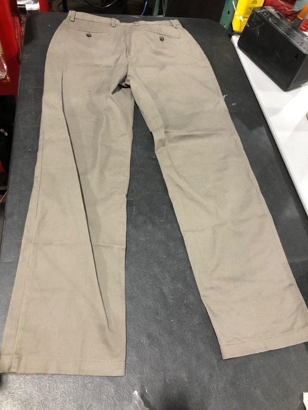 Photo 3 of Amazon Essentials Men's Classic Fit Pants
Size: 34 x 34