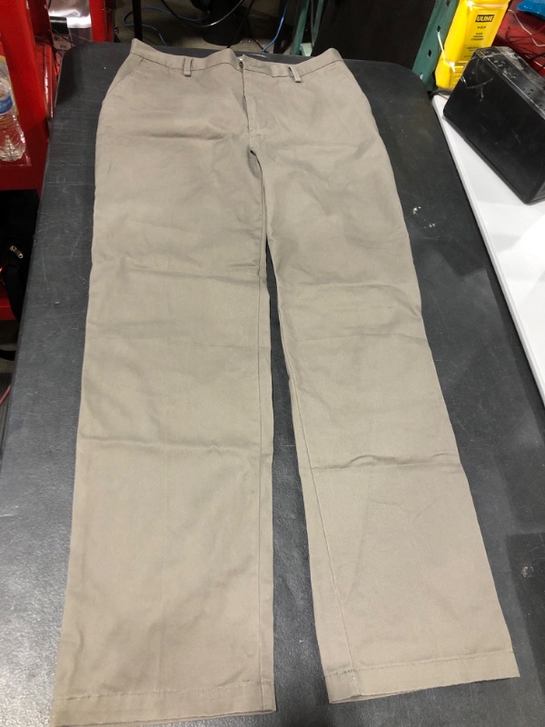 Photo 2 of Amazon Essentials Men's Classic Fit Pants
Size: 34 x 34