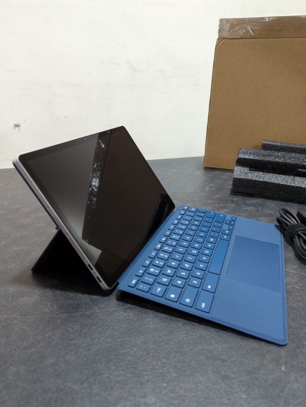 Photo 1 of HP Chromebook x2 11-da0023dx 11" Qualcomm Snapdragon 7c 8 GB Memory; 64 GB eMMC Storage Natural Silver Aluminum & Night Teal (Renewed)