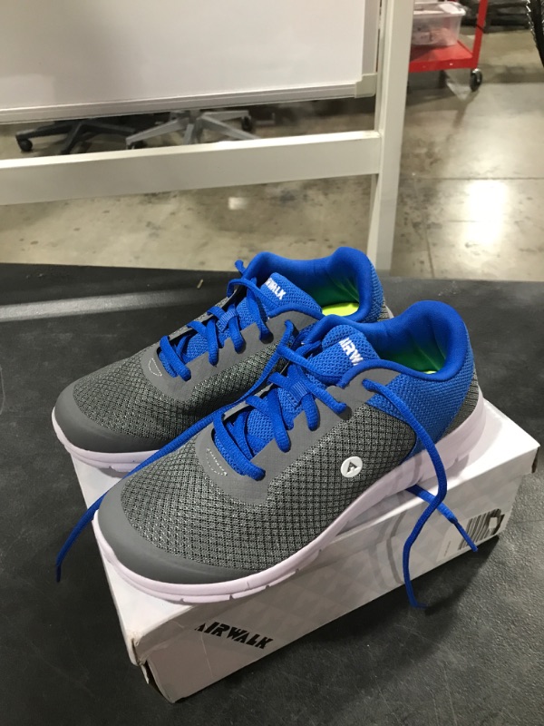 Photo 1 of Airwalk Boys' Youth Gusto Cross Trainer Size 5 