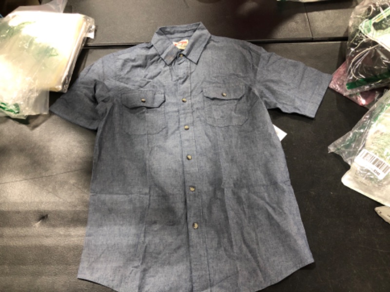 Photo 2 of Wrangler Authentics Men's Big-Tall Short-Sleeve Classic Woven Shirt (Small)

