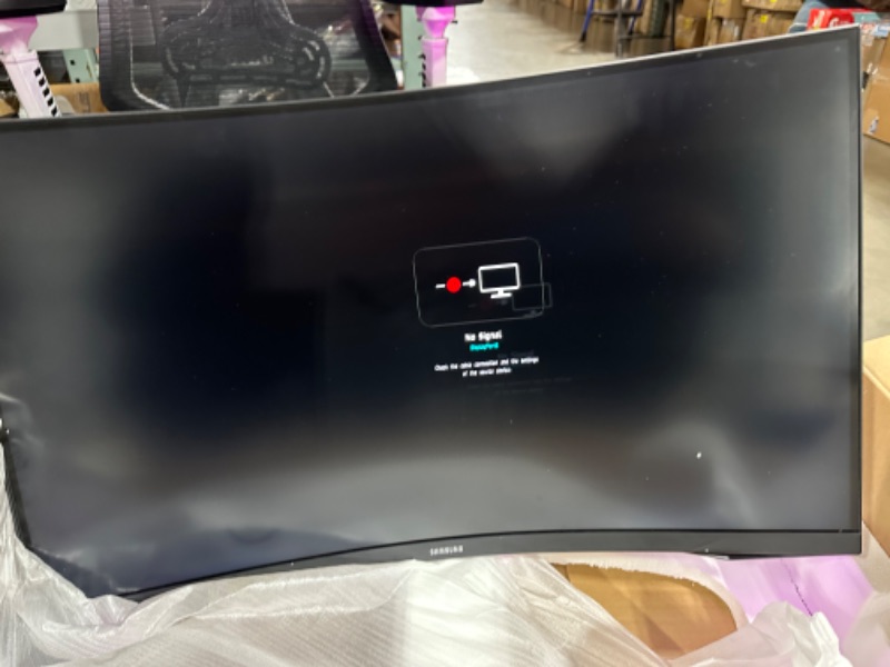 Photo 2 of 32 inch Odyssey G7 Gaming Monitor