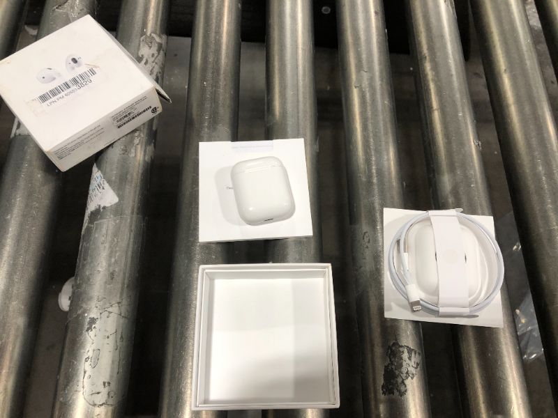 Photo 5 of Apple - AirPods with Charging Case (2nd generation) - White
