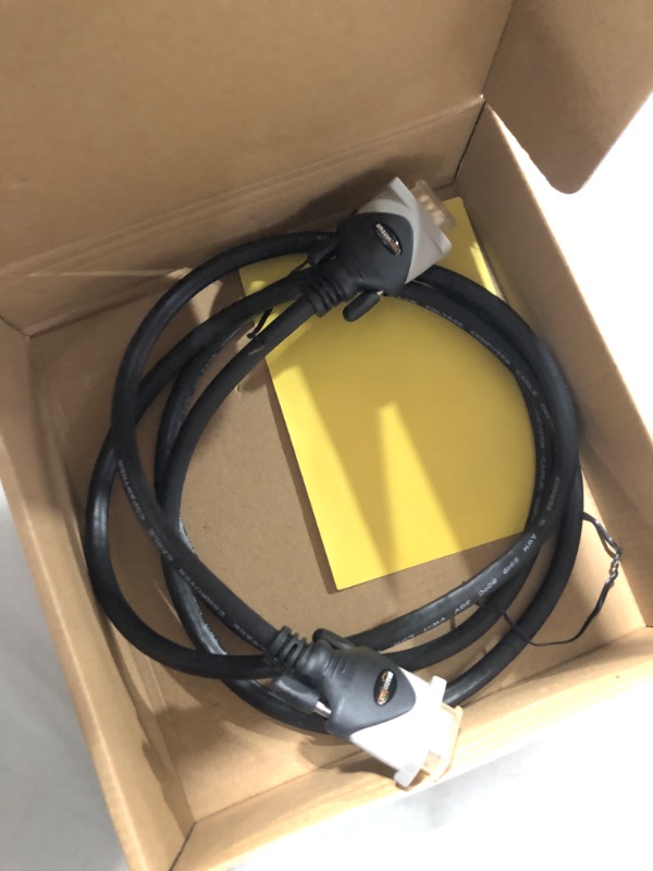 Photo 2 of AmazonBasics VGA to VGA Cable - 6 Feet (1.8 Meters)