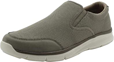 Photo 1 of Amazon Essentials Men's Sport Casual Slip on Sneaker size 9