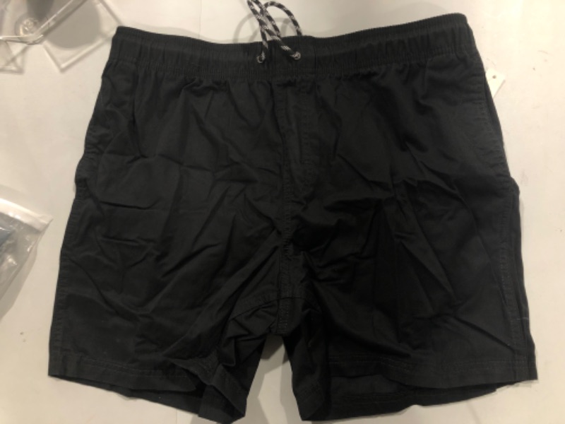 Photo 1 of Amazon Essentials Shorts Black Size L