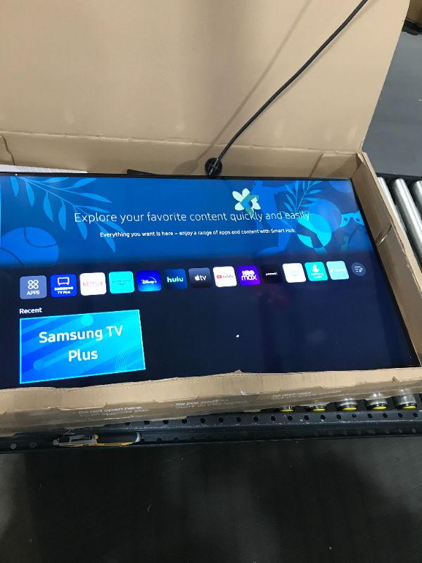 Photo 3 of Samsung 43" AU8000 Crystal UHD Smart TV UN43AU8000FXZA 2021 - Quantum Dot LED Backlight - Bixby, Alexa, Google Assistant Supported