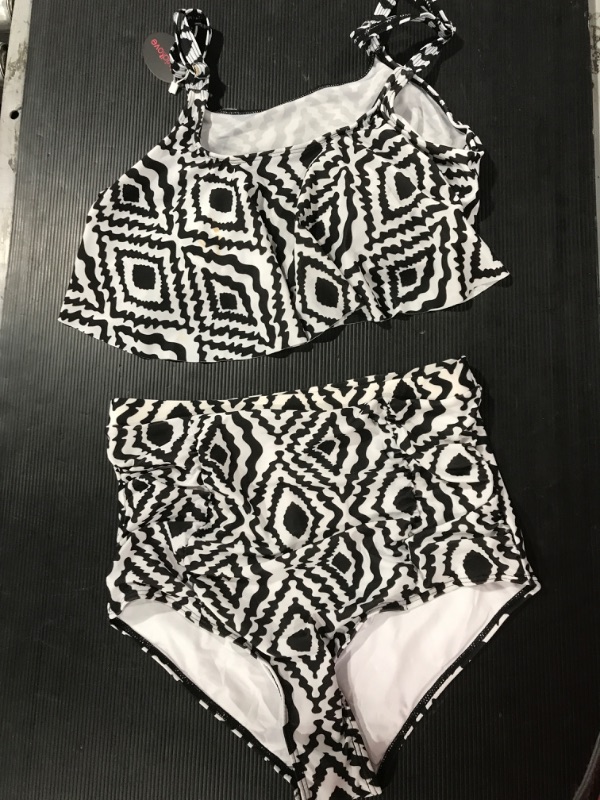 Photo 1 of [Size L] Avid Love 2 pc Swimsuit- Black&White