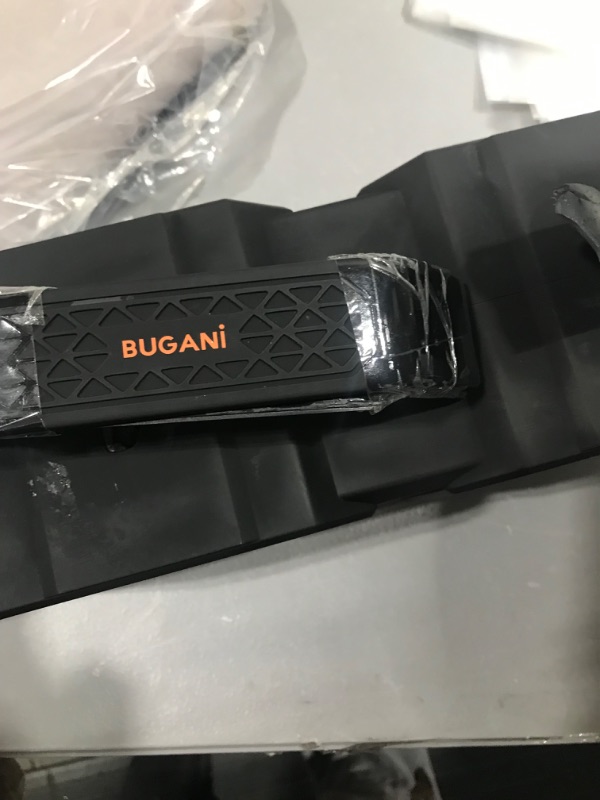 Photo 3 of BUGANI Bluetooth Speaker, M83Portable Bluetooth Speakers,Bluetooth 5.0,Waterproof, Wireless Speakers,40W Super Power, Suitable for Family Gatherings and Outdoor Travel,Outdoor Bluetooth Speaker
BROKEN HANDLE 
MISSING CHARGER