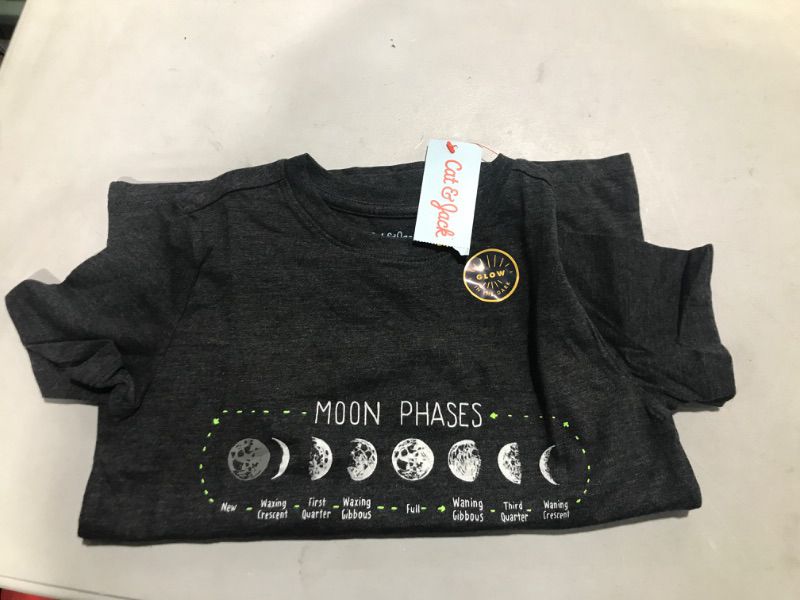 Photo 2 of Boy' Moon Phae Graphic Hort Leeve T-hirt - Cat & Jack™
SIZE-SMALL