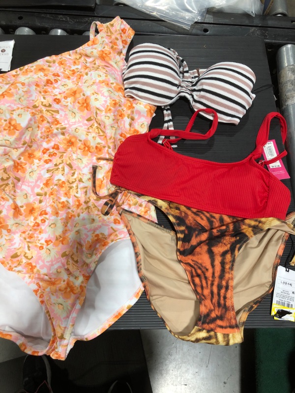 Photo 3 of BOX LOT---WOMENS MISCELLANEOUS SWIM SUIT PIECES VARIOUS SIZES