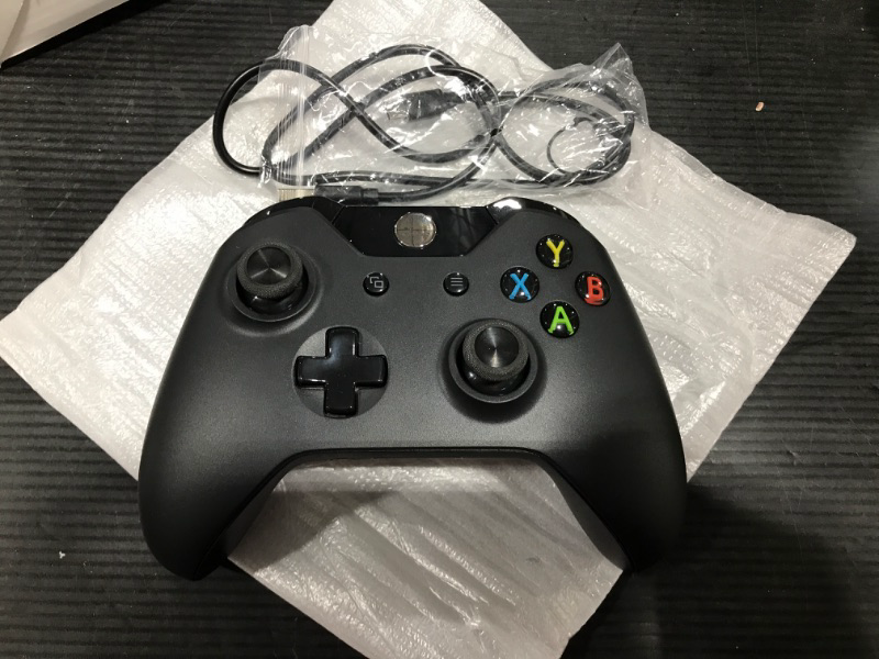 Photo 2 of Enhanced Wired Controller for Xbox Series X|S - Black