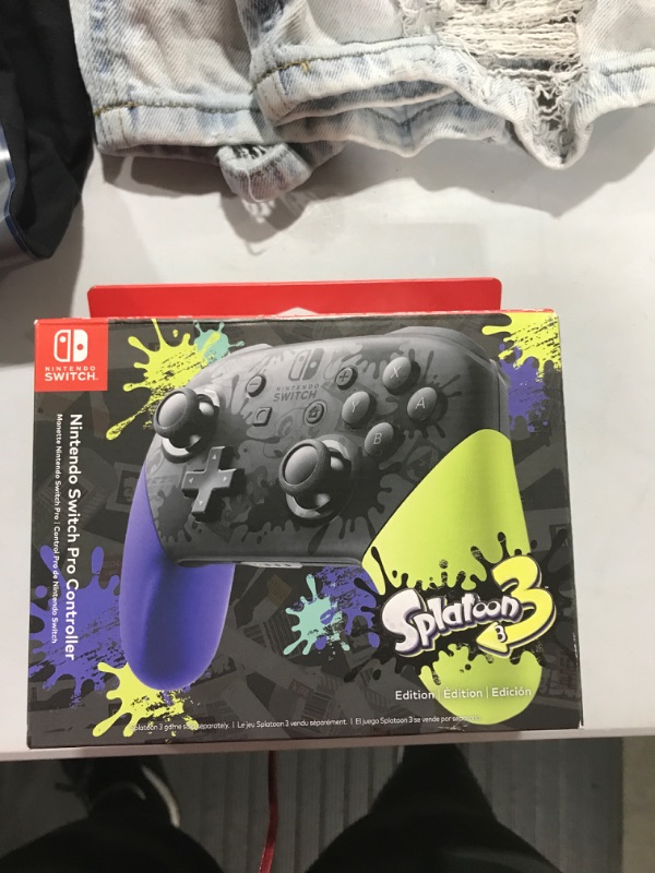 Photo 1 of Nintendo Switch™ Pro Controller Splatoon™ 3 Edition
