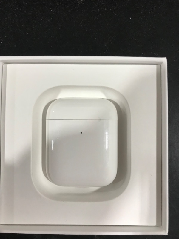 Photo 2 of Apple Wireless Charging Case for AirPods
