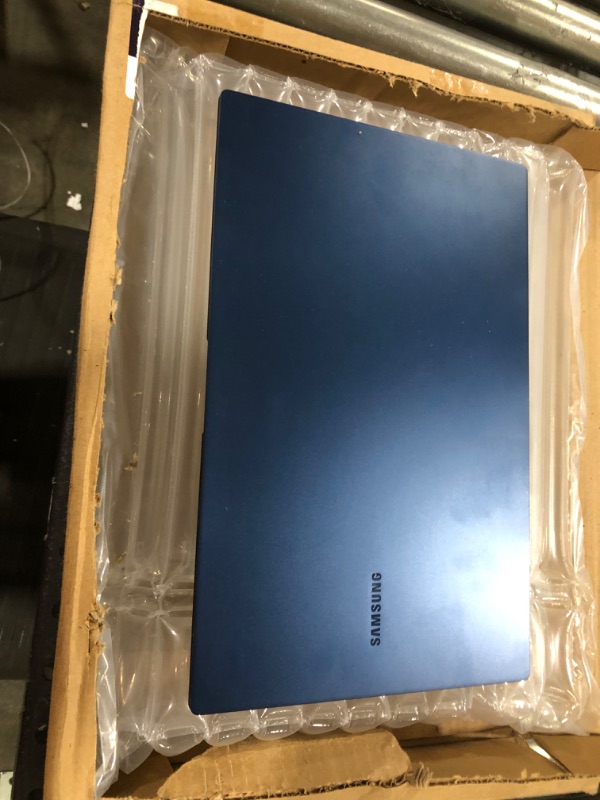 Photo 4 of SAMSUNG Galaxy Book Pro, 15", Mystic Blue
