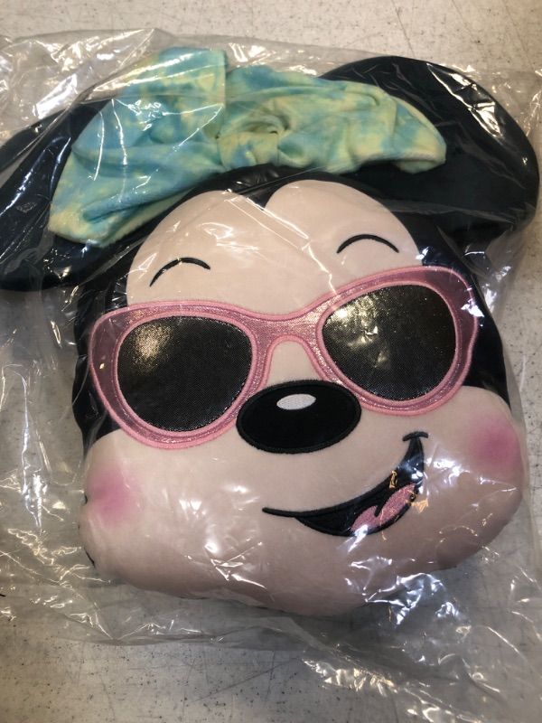 Photo 2 of Disney Street Beach 13.5-Inch Character Head Plush Minnie Mouse, Officially Licensed Kids Toys for Ages 2 Up, Gifts and Presents, Amazon Exclusive
