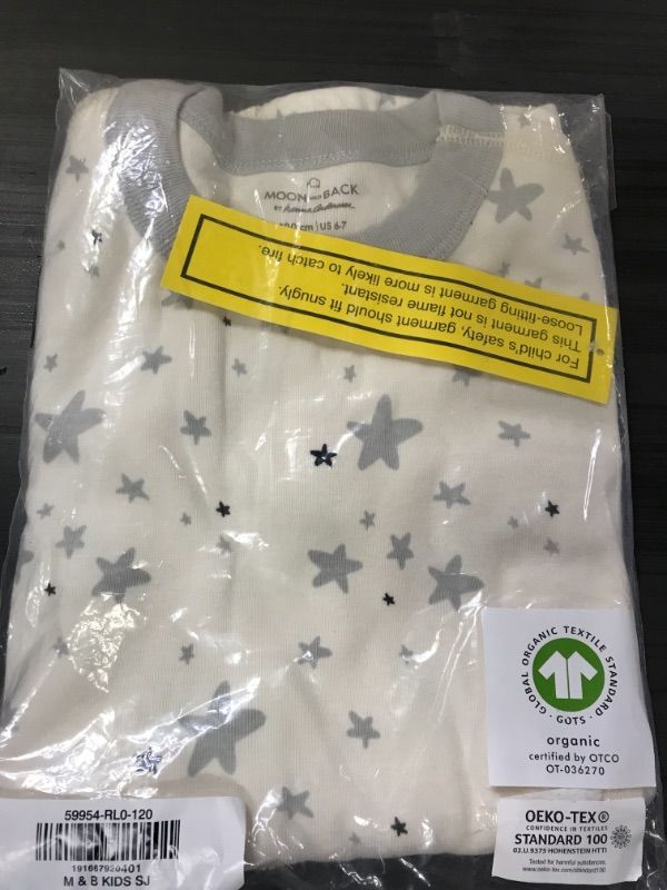 Photo 2 of Moon and Back by Hanna Andersson Boys' and Girls' Organic Cotton 2 Piece Short Pajama Set 6-7 Light Grey, Stars