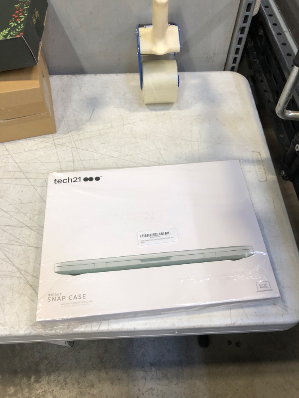 Photo 1 of Tech21 Impact Snap Case for 13-inch MacBook Pro with Retina Display (Old Version)- Clear