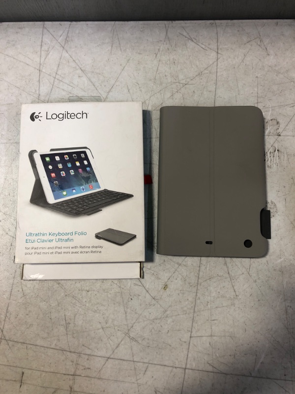 Photo 1 of Logitech Slim Folio with Integrated Bluetooth Keyboard for iPad (5th and 6th Generation) - gray