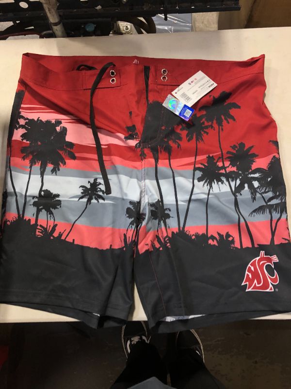 Photo 1 of FOCO Men's Team Logo Sunset Swim Boardshorts Washington State Cougars size X-Large Team Color