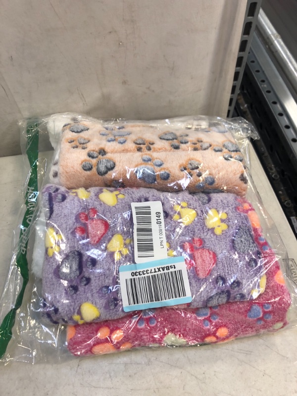 Photo 1 of  Fleece Pet Blanket Dog Puppy Kitten Paw Print 4 PCS 