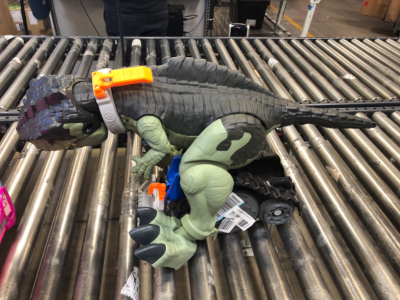 Photo 1 of Fisher-Price Imaginext Jurassic World Dominion Giga Dinosaur Toy, 16 x 29 in, with Lights Sounds and Owen Grady Figure, Mega Stomp & Rumble Giga Dino
UNKNOWN IF TURNS ON NEEDS BATTERIES 