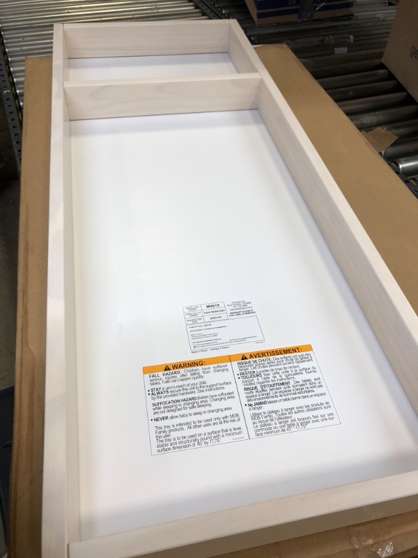 Photo 2 of DaVinci Universal Wide Removable Changing Tray (M0619) in White
