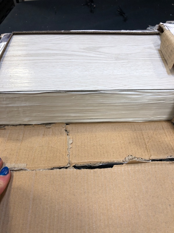 Photo 3 of Art3d Peel and Stick Floor Tile Vinyl Wood Plank 36-Pack 54 Sq.Ft, White-Washed, Rigid Surface Hard Core Easy DIY Self-Adhesive Flooring
--- new item, box is damaged, contents are NOT DAMAGED