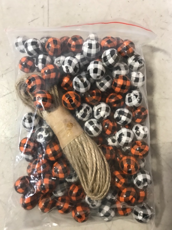 Photo 2 of 120 Pieces Plaid Wooden Beads Buffalo Plaid Beads for Craft Rustic Farmhouse Wooden Beads Round Wood Bead Polished Spacer Bead with Rope (Orange and Black, Black and White)