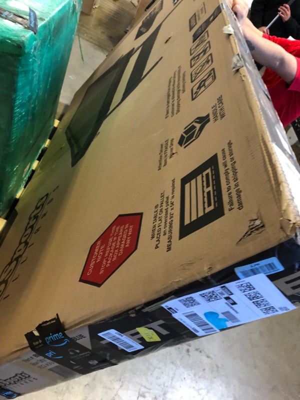 Photo 4 of GoSports Mid-Size Billiards Game Tables - Foldable Design, Includes Full Set of Pool Balls, 2 Cue Sticks, Chalk, and Felt Brush *****BOX FACTORY SEALED***************
