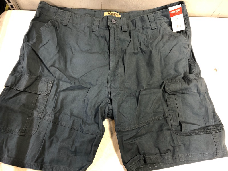 Photo 2 of 48////Wrangler Authentics Men's Classic Cargo Stretch Short 48 Midnight Blue