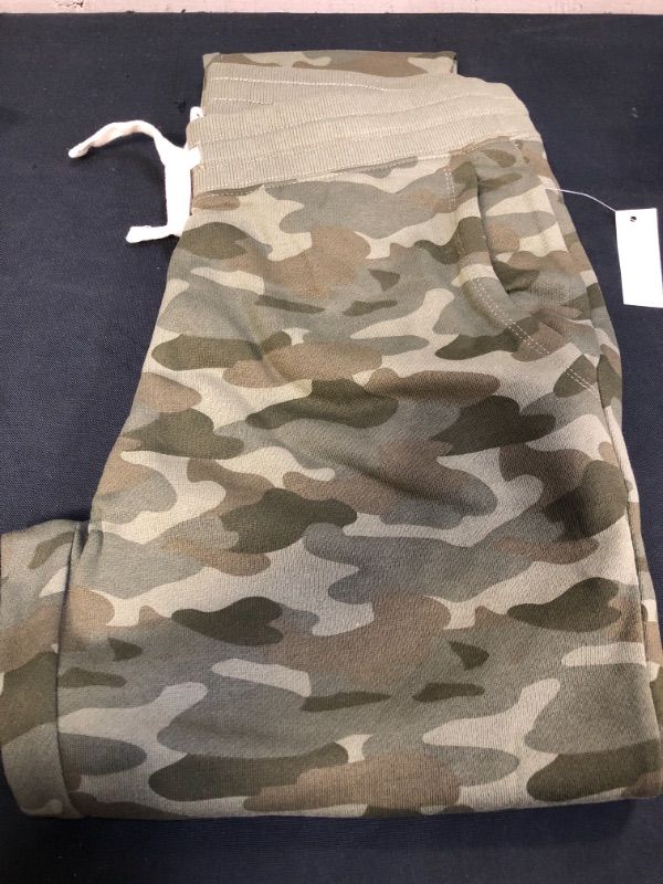 Photo 1 of Amazon Essentials Women's French Terry Fleece Jogger Sweatpant (Available in Plus Size), Green, Camo, Small
