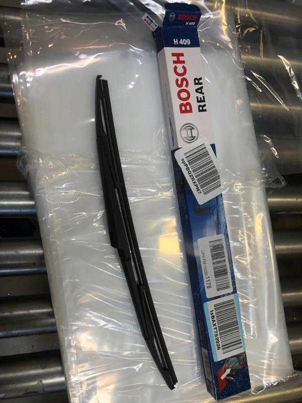 Photo 3 of Bosch Automotive Rear Wiper Blade H409 /3397011431 Original Equipment Replacement- 16'' (Pack of 1) H409 (16")
