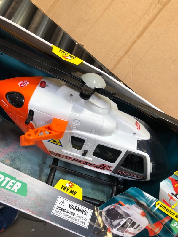 Photo 2 of DICKIE TOYS Light and Sound SOS Rescue Helicopter with Moving Rotor Blades, 25"---box is a little damaged but the item is ok 