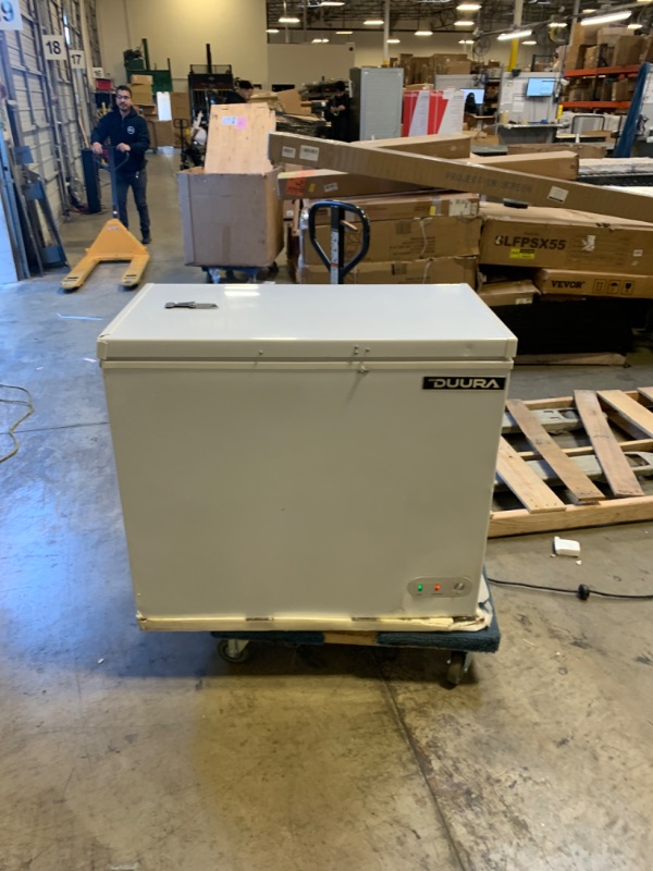 Photo 2 of DUURA DCF7 Heavy Duty Commercial Sub Zero Chest Freezer Locking Lid NSF Garage Ready, 7 Cubic Feet 198 Liter 37.8 Inches Wide, White --- No Box Packaging, Minor Use, Slightly Dirty from Shipping and Handling, Crack and Damage on Corner as Shown in Picture