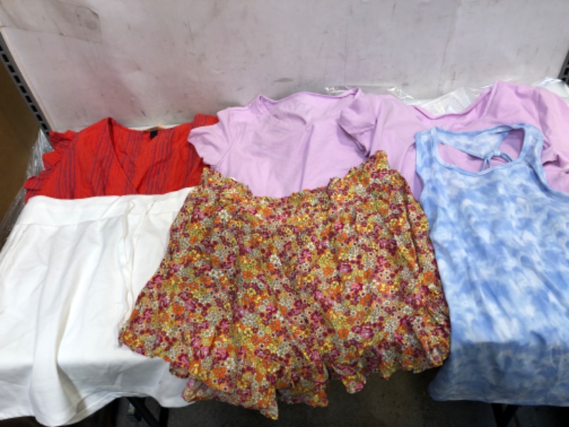 Photo 1 of BAG LOT, ASSORTED CLOTHING BUNDLE, VARIOUS SIZES AND COLORS, CLOTHING SOLD AS IS