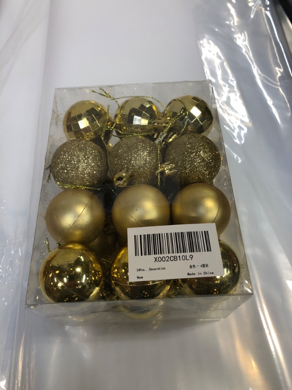 Photo 2 of  24Pcs Christmas Balls Ornaments for Xmas Christmas Tree - 4 Style Shatterproof Christmas Tree Decorations Hanging Ball for Holiday Wedding Party Decoration (1.6"/4.2CM, Gold) 1.6"/4.2CM Gold