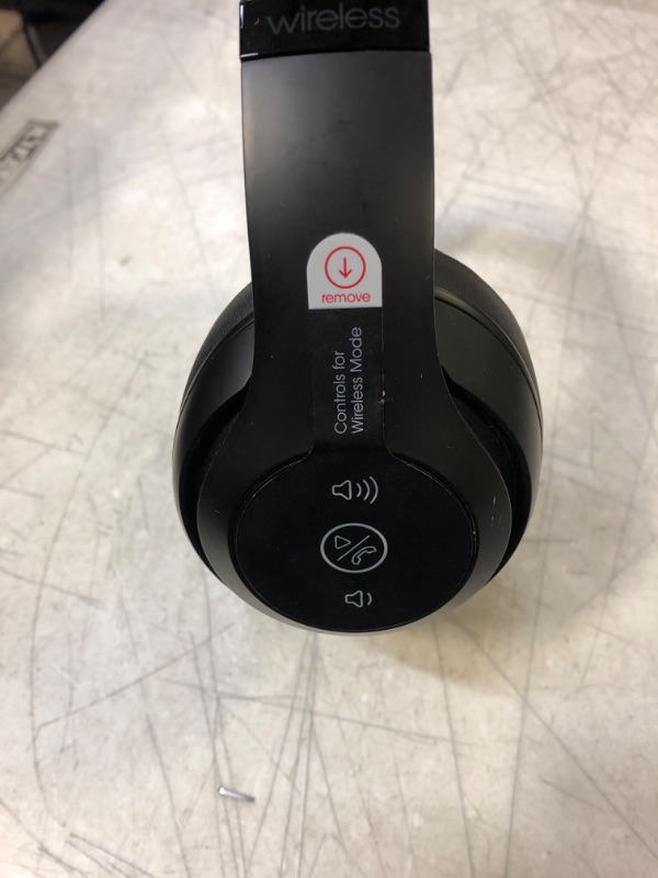 Photo 4 of Beats Solo3 Wireless On-Ear Headphones - Apple W1 Headphone Chip, Class 1 Bluetooth, 40 Hours of Listening Time, Built-in Microphone - Black (Latest Model)
