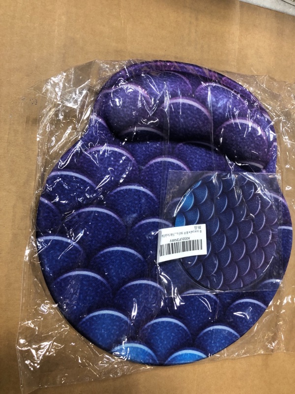 Photo 2 of Mouse pad with Wrist Guard, Non-Slip Rubber Base Gel Wrist Rest, Suitable for Games, Work, Office, Home and Pain Relief Mouse pad + Coaster, Fish Scale Blue Purple
