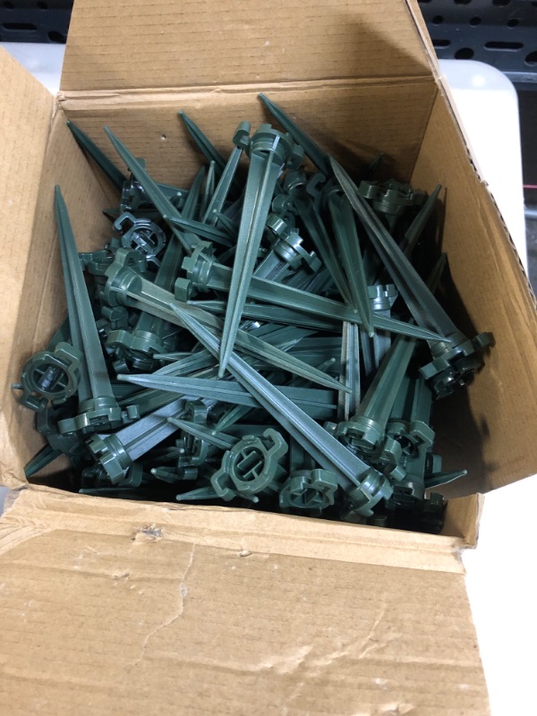 Photo 2 of 5 Inch Christmas Light Stake C7 and C9 Light Ground Stakes Outdoor Light Spikes Plastic Light Lawn Stakes for Christmas Decorations Garden Round Lights Path Patio(Green,200 Pcs) 200 Green--------------packaged  Damaged